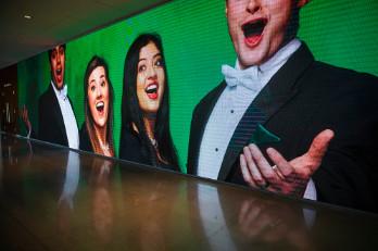 SDK Indoor Led Display Screen Led Video Wall For Church P1.9 P2.5 P2.9 P3.9