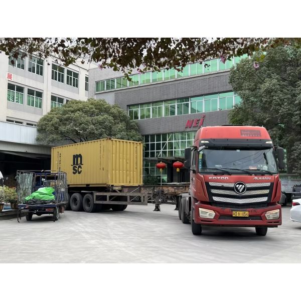 Customized Metalized PET Film with Heat Resistance Up To 110°C and Smooth Reflective Surface for Packaging and Lamination