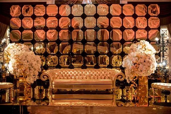 Le velours pourpre 3 sièges boutonnent le sofa tufté de Sofa Wood Frame Club Lounge