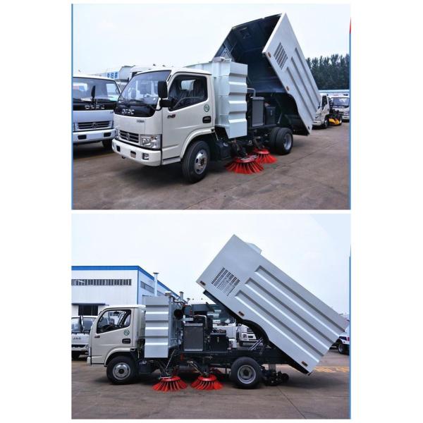 Dongfeng 4x2 Road Sweeper Truck 4cbm 6 Wheels With Brush Humanized Operation