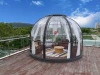 Grandes perfis de alumínio da casa de vidro transparente do jardim em volta das barracas da abóbada Geodesic do iglu