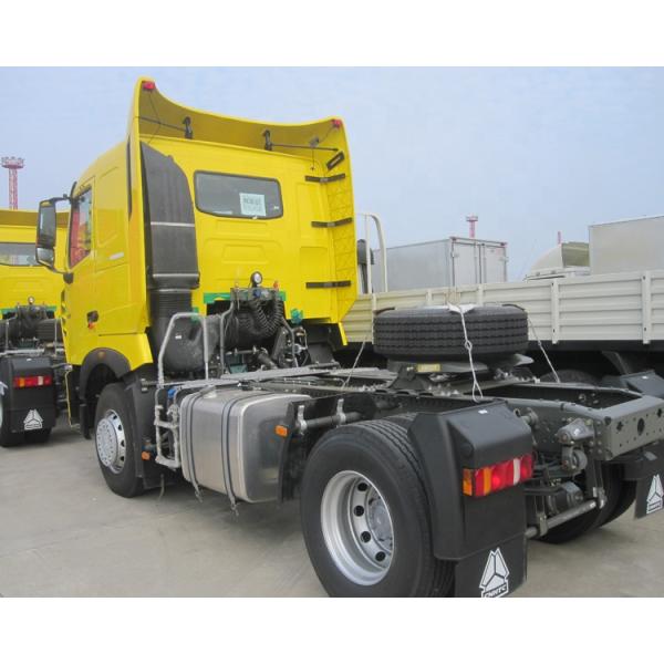 300L Tank Howo A7 Tractor Truck 4×2 Camion Euro 2 Diesel Fuel Type