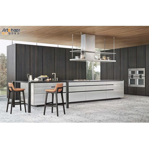 Modern Design Kitchen Cabinet Set with Customizable Size and Solid Wood Material