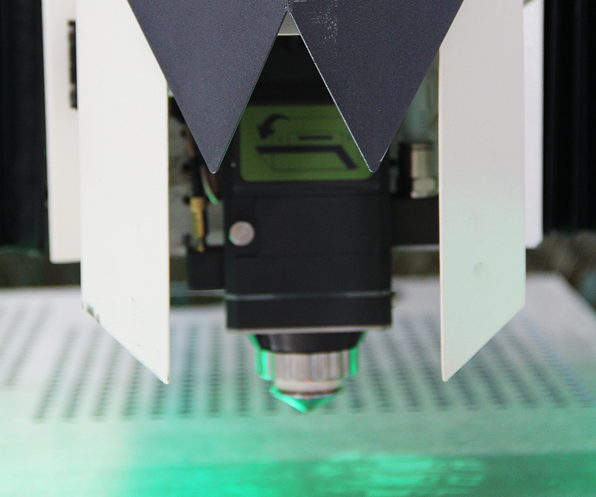 Máquina de corte de alumínio do laser da fibra do ferro do carbono para o metal