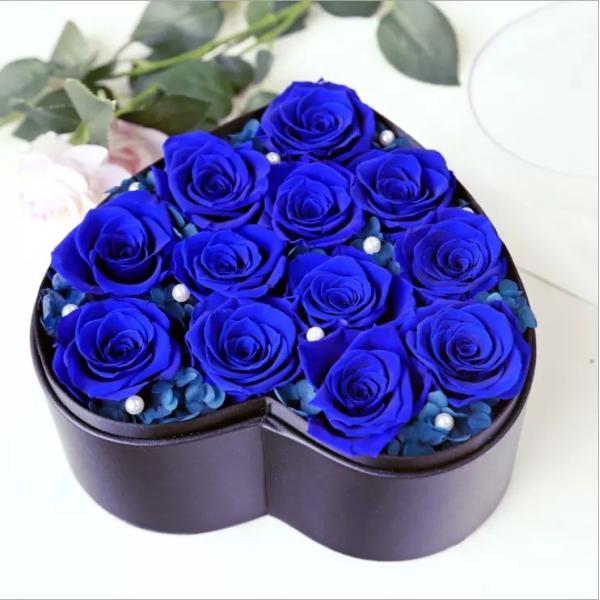 New Arrival Gift preserved rose in acrylic heartshap gift box Preserved Flowers