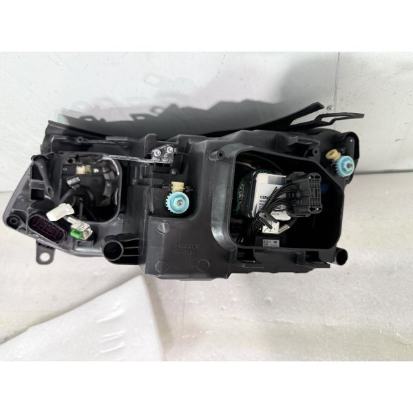 7P1941751  Touareg Headlight 2012 Used OEM Right Headlight Assembly Part number: 7P1 9 41 03 4 C
