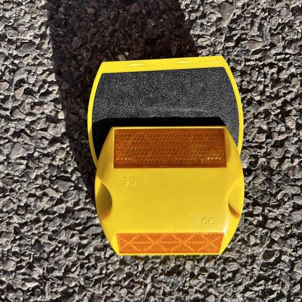 3-M Road Pavement Marker Reflective Cat Eyes Plastic Road Studs