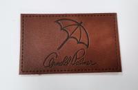Conception personnalisée de patchs en cuir PU Étiquettes de vêtements Logo en relief