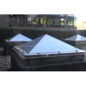 Customized Transparent Polycarbonate Pyramic Skylight Dome, Easy to Install & Transport, Custom Sizes Available, Long Lasting Roof Light Cover
