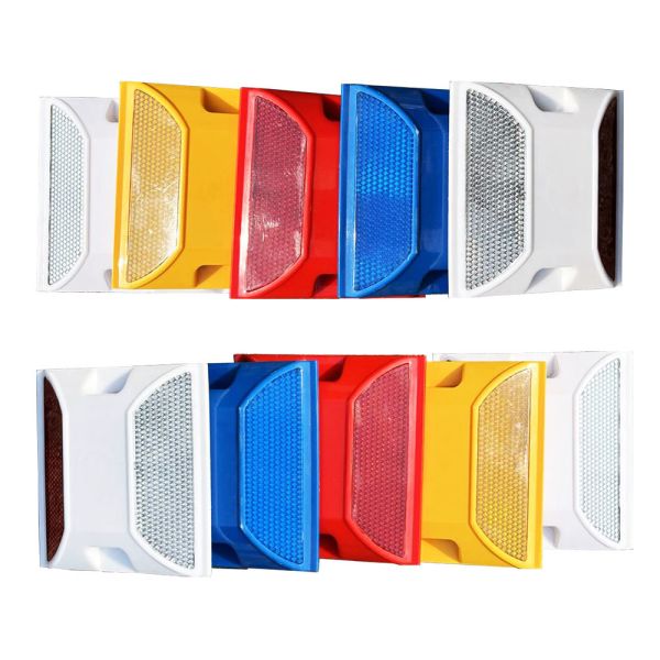 Plastic and ABS Road Stud Suitable for Highway Pavement Marking and Nighttime Road Safety Enhancement