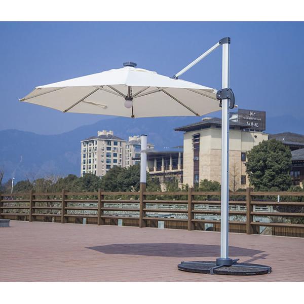 Polyester Fabric Garden Furniture Round Single Top Umbrella with Lamp Light and Logo