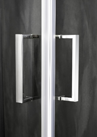 Stylish Square Shower Enclosures With Chromed Profile For Modern