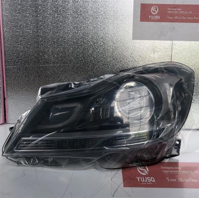 Remplacement du bloc optique xénon 2048203539 pour Benz Classe C 12-14 Base grise