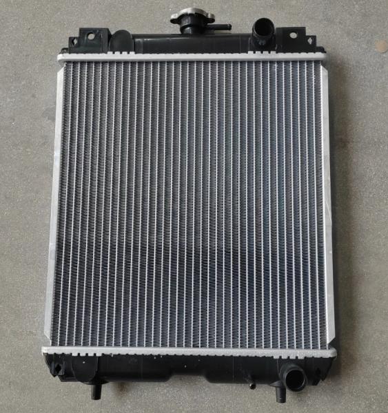KX15 Radiateur réservoir d'eau Matériau en aluminium pour machines de construction
