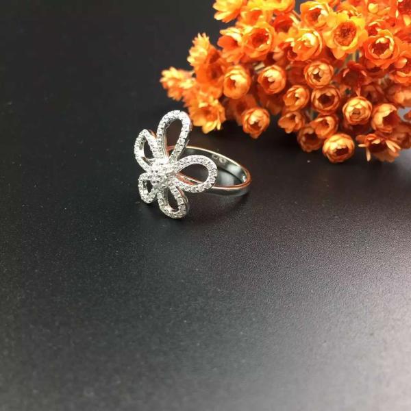 Van Cleef & Arpels 18K White Gold Diamond Flower Earring with Necklace Ring Jewelry Set