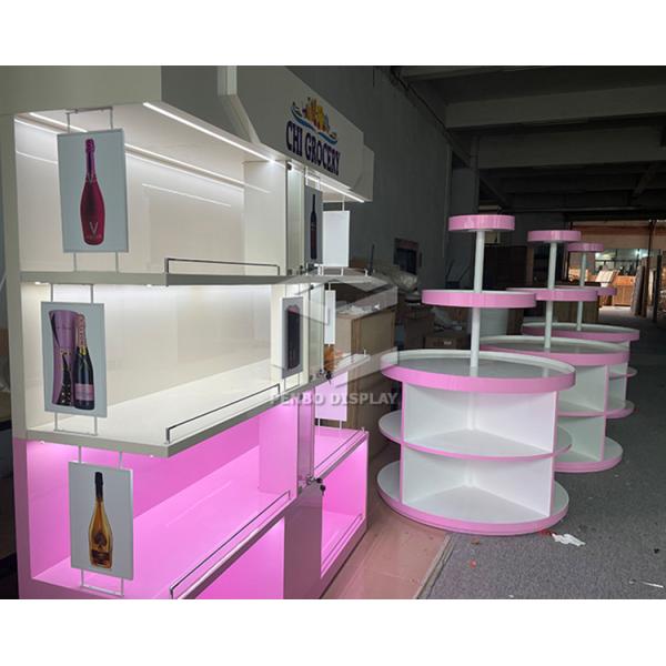 Почищенные щеткой косметики магазина MDF Skincare показывают Showcaes Spay покрашенный