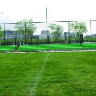 Grandins extérieurs en métal de personnalisation de couleur 3 rangées avec des sièges pour le champ de formation de terrain de jeu