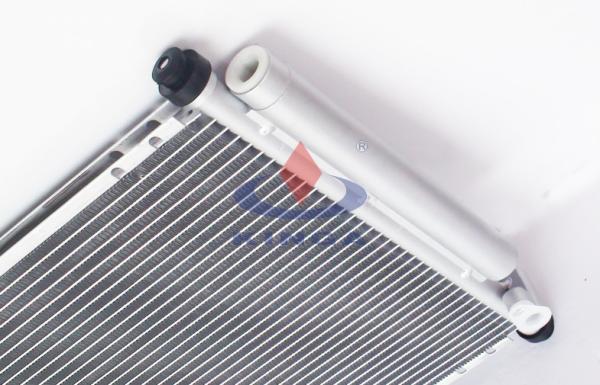 Honda Aluminum Ac Condenser FIT 2003 GD6 OEM 80110-SEM-M02 714 * 358 * 16 mm Silver