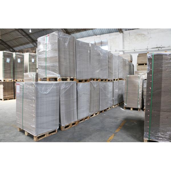 Papel estucado brillante de 54, 64 y 68 g/m² de bajo gramaje para impresión en hojas de revistas y folletos