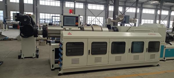 380V 50hz Voltage PVC Hollow Sheet Extrusion Line with 156 1 Screw L/D Ratio Design