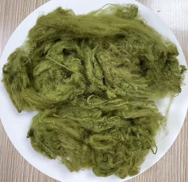 Recycled Polyester Staple Fiber with 255-265°C Melting Point in Bright Army Green and High Wrinkle Resistance