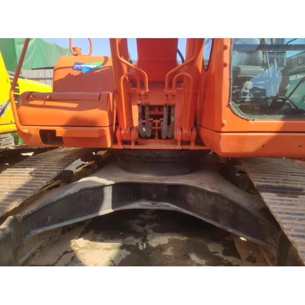 Orange Doosan Excavator 22 Tons 195 Power 1.2M Bucket Capacity