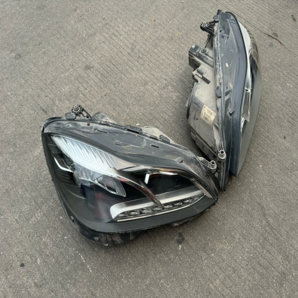 New High Quality E SeriesW212front Left and Right LED Headlights Daily Running Light High Light Distance Light for Mercedes-Benz