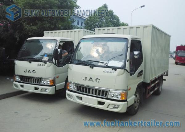 Load capacity 3.5 T JAC 4x2 Refrigerator Van Truck Light Engine 95 HP