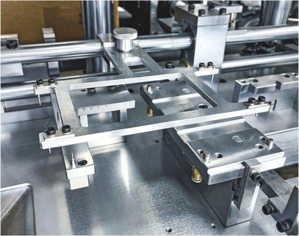 High Accuracy Cutting And Molding Machinery For Making Semiconductors
