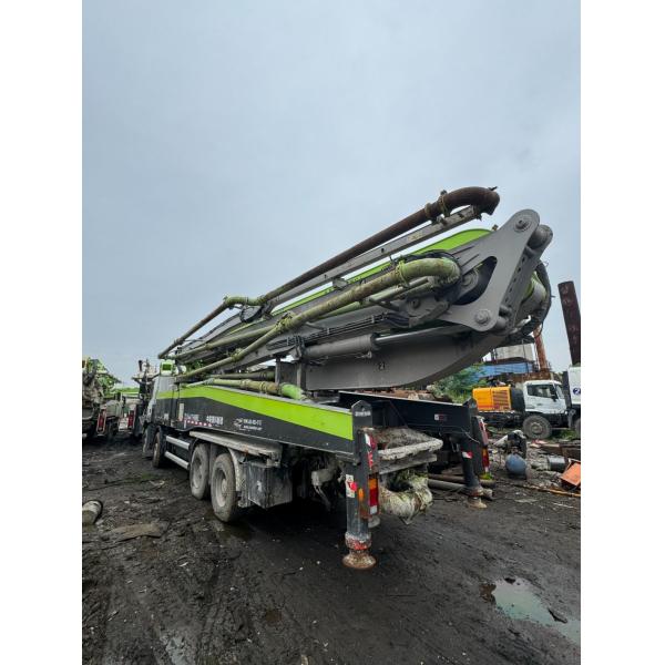 Zoomlion Concrete Pump Truck 56m Vertical Reach Using Mercedes-Benz Chassis for 20 Years