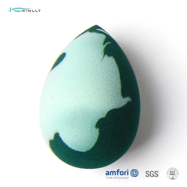 Смешивая губка слойки макияжа