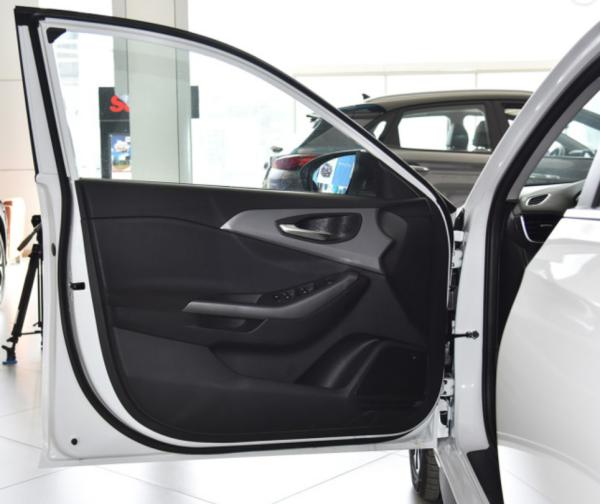 Carro de caixa livre elétrico puro dos assentos 3 da porta 5 da versão 4 do curso de Hyundai Feista 2020 GLS do Pequim