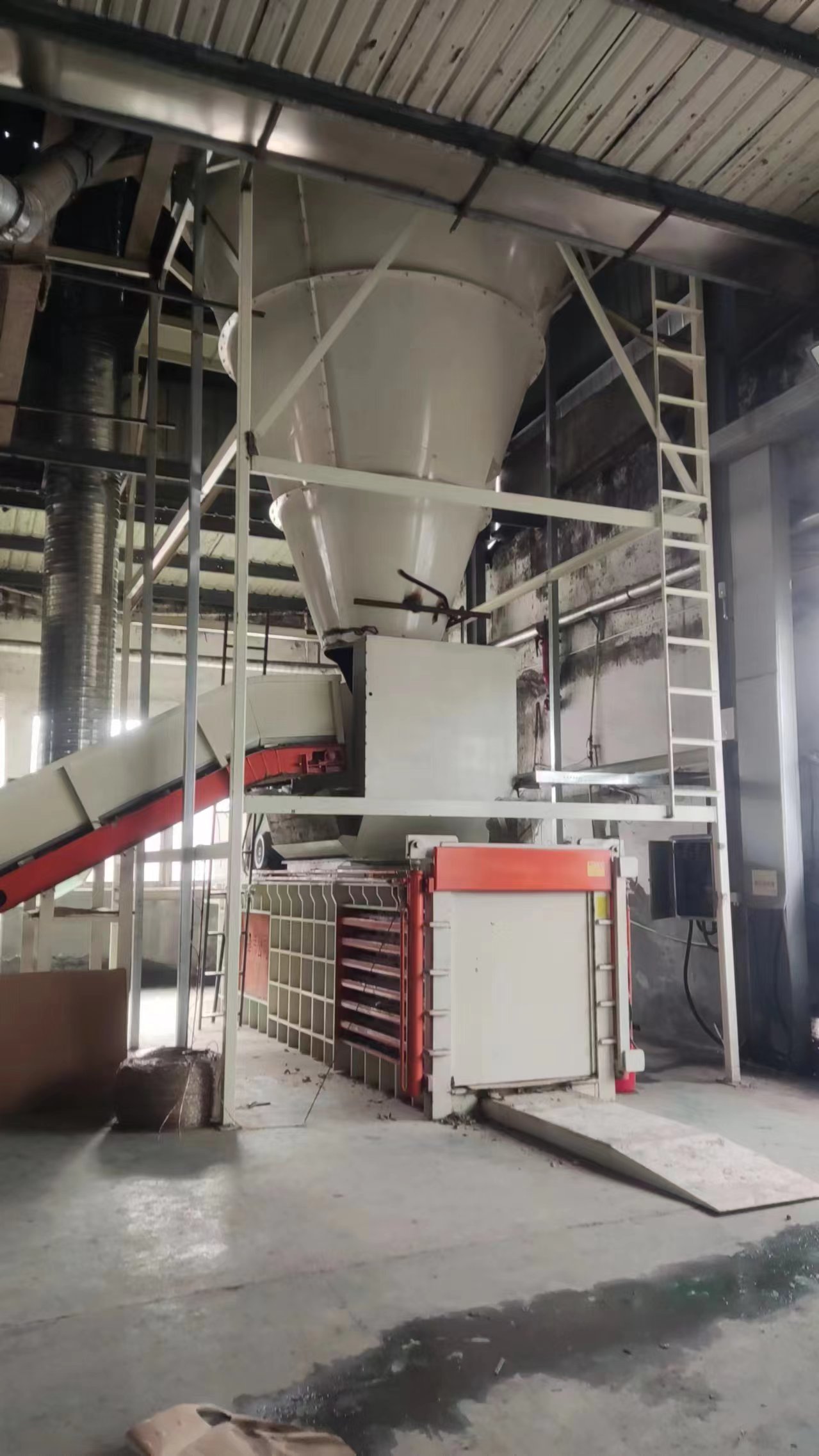 Tractor-Towed Mobile Wheat Straw Press Machine with 20-60 Tons Compression Force for Field Operation Without Power Grid