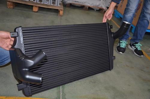 Aluminum automotive air to air intercooler bar plate air to air heat exchanger