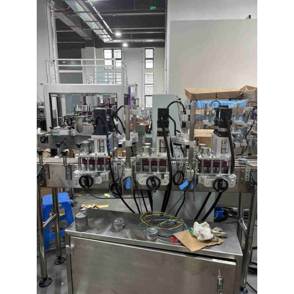 42000BPH Square Round Bottle PLC Control Automatic Hot Melt Labeling Machine