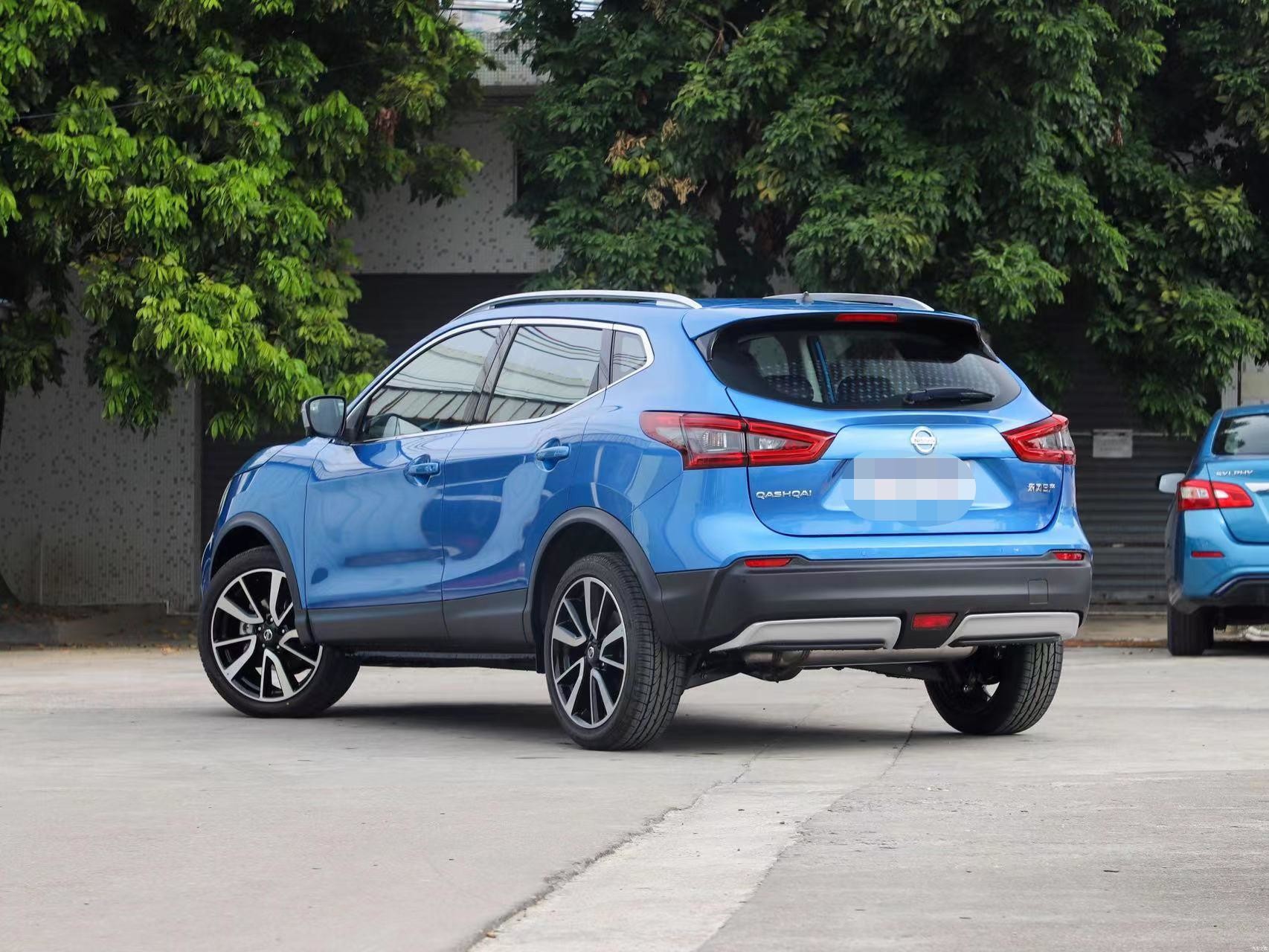 Бензин компакта SUV версии Nissan Qashqai 2022 2.0L CVT XV Zhixiang 5 мест