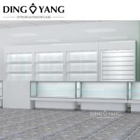 2 couches Modern Jewelry Counter Vitrine cadre en acier inoxydable argenté avec armoire de fond verrouillable
