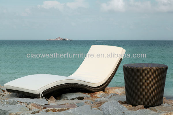 Chaises de piscine extérieure pour hôtels, fauteuils en aluminium moderne résistant à l'eau et rotin de 3 à 5 ans