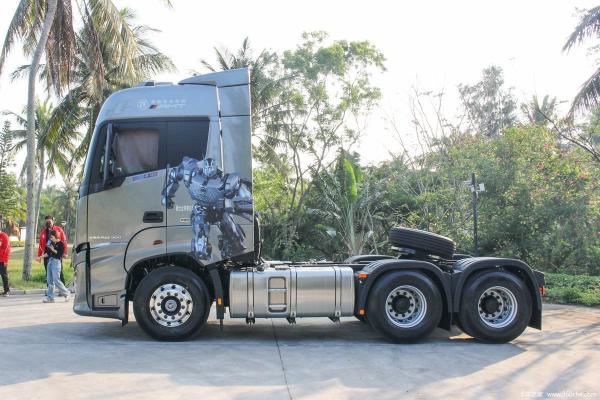 Heavy Truck Foton Auman Galaxy Crossing Version 580 horsepower 6X4 AMT automatic transmission tractor