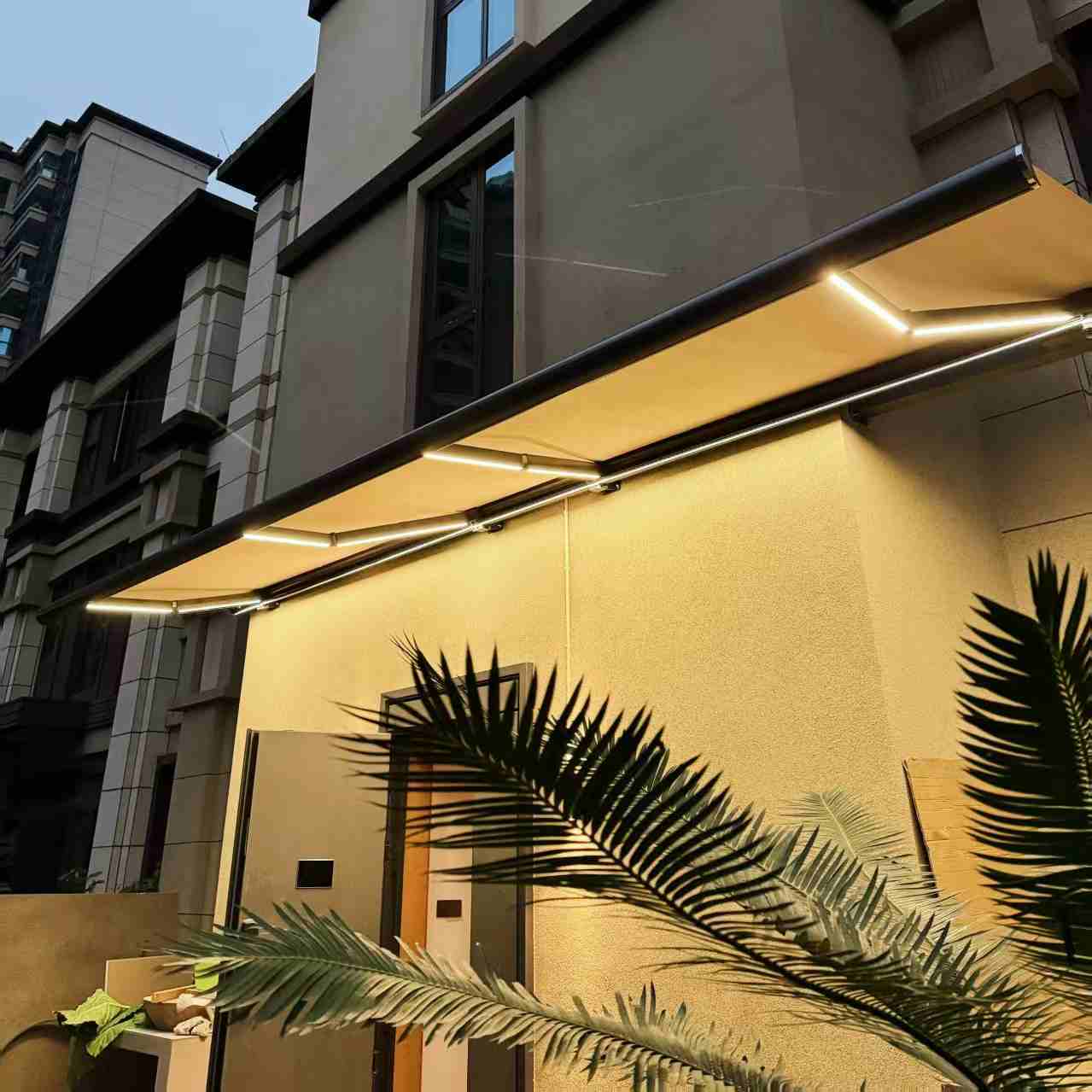Cassette Retractable Awning for Residences, Villas, Shops & Clubs