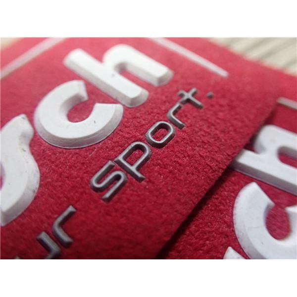 Логотип прочной мягкой красной замши изготовленный на заказ резиновый латает цвет впрыски 2