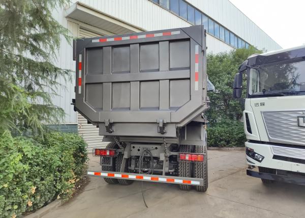 SINOTRUK HOWO LHD 6×4 10wheels U-type Dump Truck For 40Tons Minning