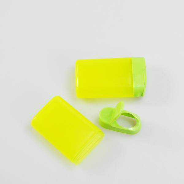 Material de base PP Botella pequeña para chicle de caramelo Botella colorida de 15 cc