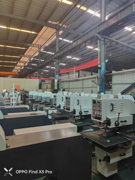 Foshan Star Máquina de perfuração de vidro plano com programação PLC e serviço pós-venda