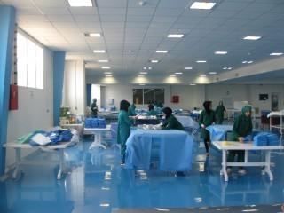 Disposable surgical gown with velcro for hospital,more discount surgical gown's supplier,