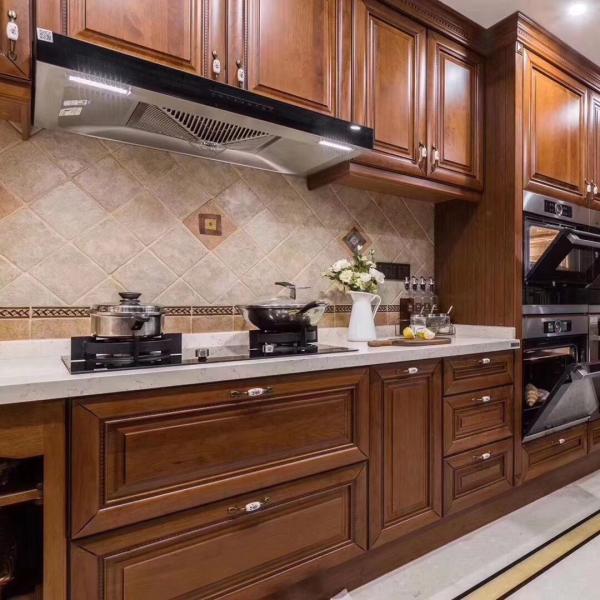 Classical Kitchen Cabinet with Quartz Countertop and Blum Hardware