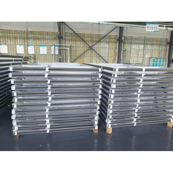 Puerta de jardín de aluminio moderno con resistencia al fuego y cerraduras inteligentes para una entrada estética