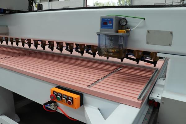Painel de absorção de som Akupanel Decoração de parede Painel acústico de madeira Slats máquina de pregar