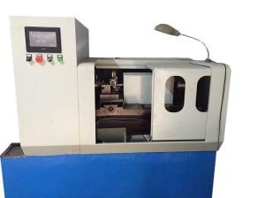 Entalhes pequenos de sulco automáticos do corte de máquina para o pistão do