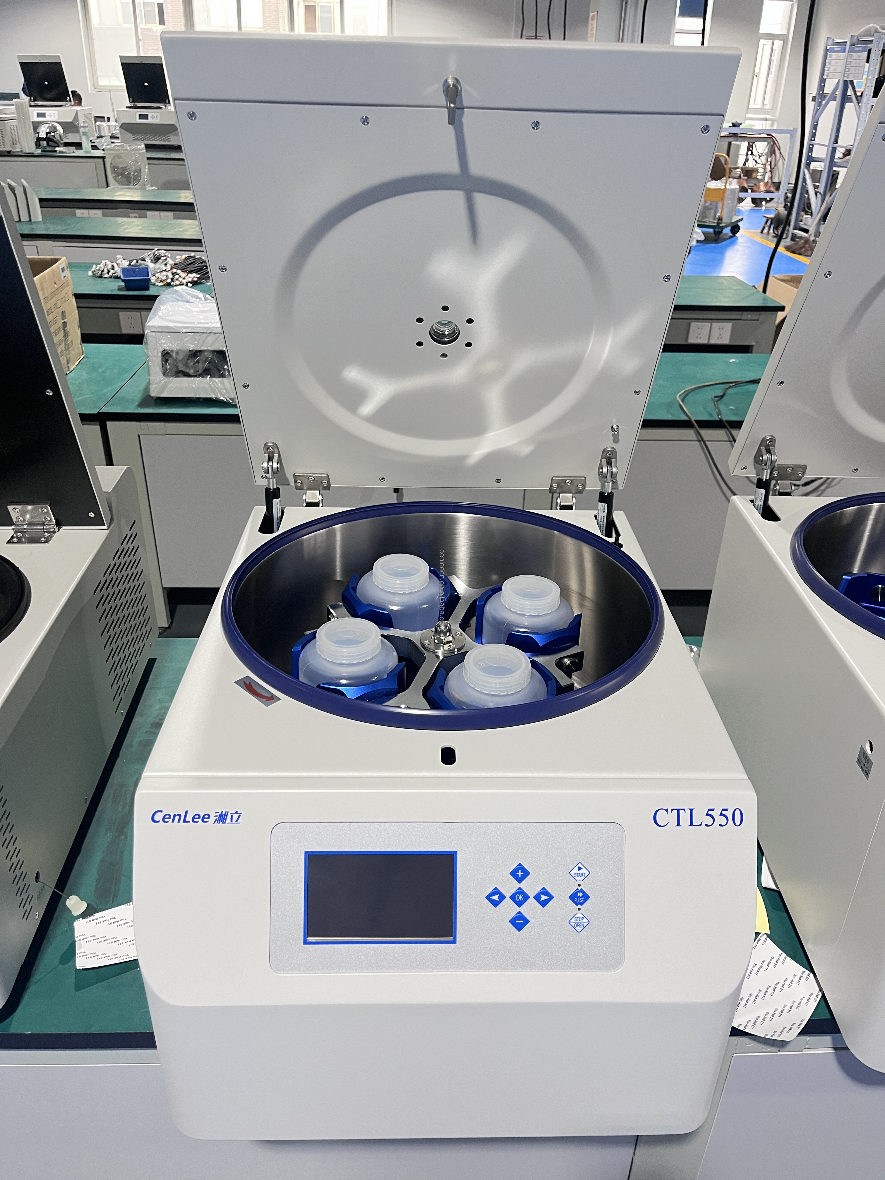 Tabletop Large Capacity Centrifuge 4x750ml Swing Rotor Bar Available Low Speed 500ml Cocktail Purification Centrifuge Machine
